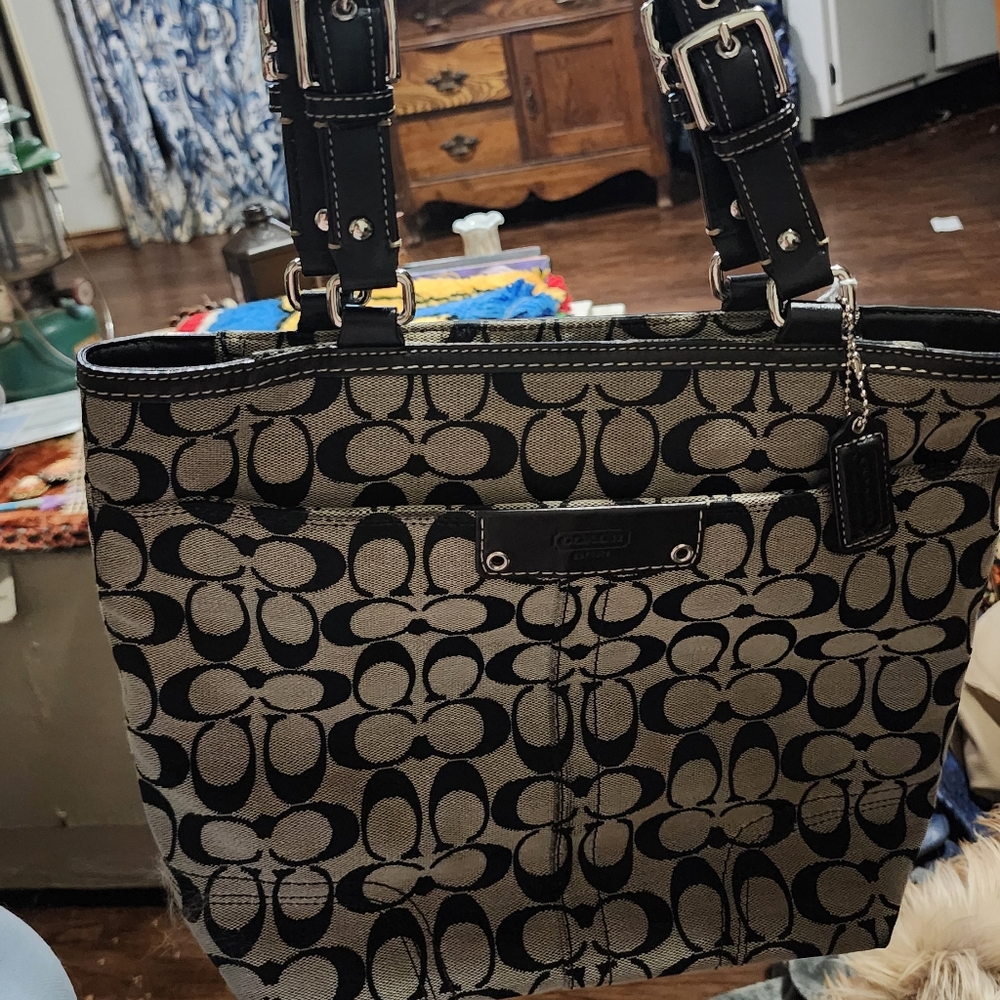 Ladies Coach Bucket Boat Gray And Black Color